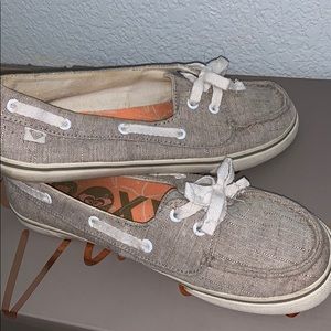 boat shoes